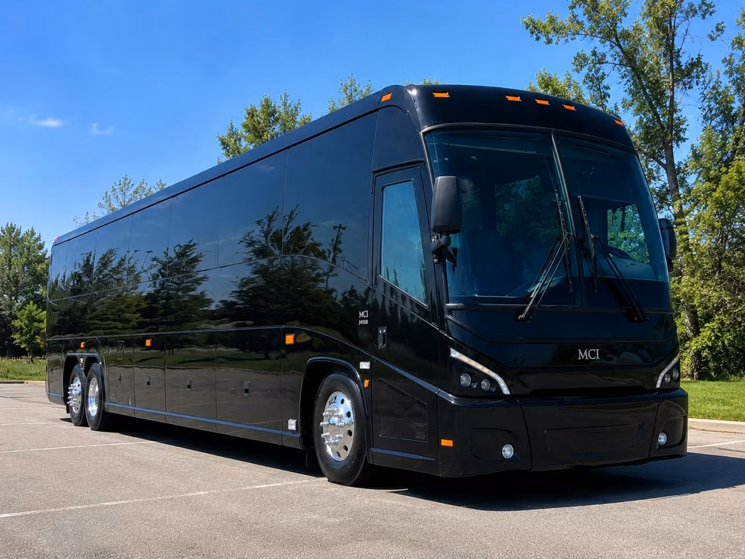ada accessible field trip bus rentals available for fresno school groups